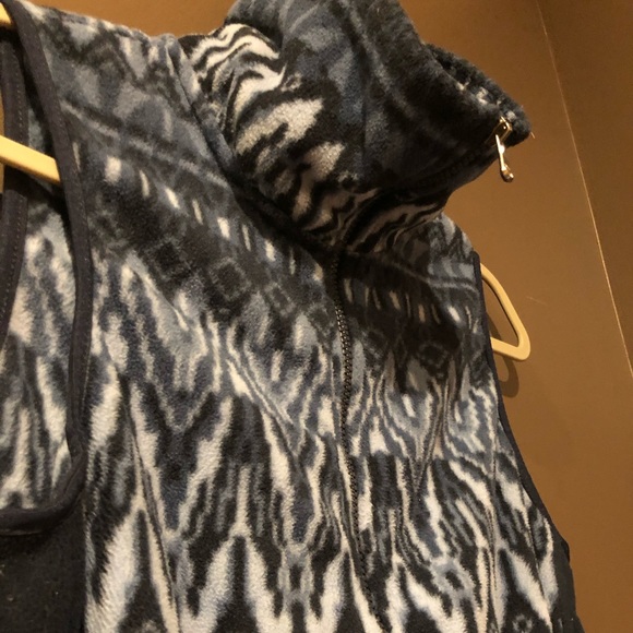 Chaps Fleece Vest - Picture 5 of 8